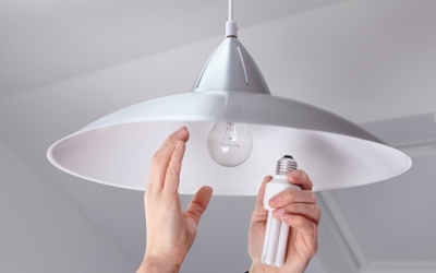 Glødepærer udskiftes med energibesparende pære